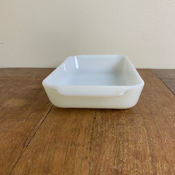 VTG MCM Fire King Casserole Dish Milk Glass Atomic Star Candle Glow 432 1.5 QT - Picture 4 of 7